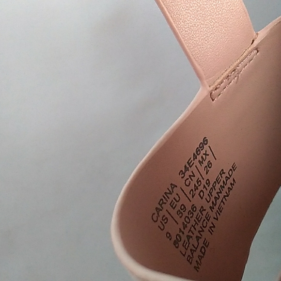 Calvin Klein Women's Carina Kid Nude Suede Block Heel Sandals- Size 9M - Picture 10 of 10